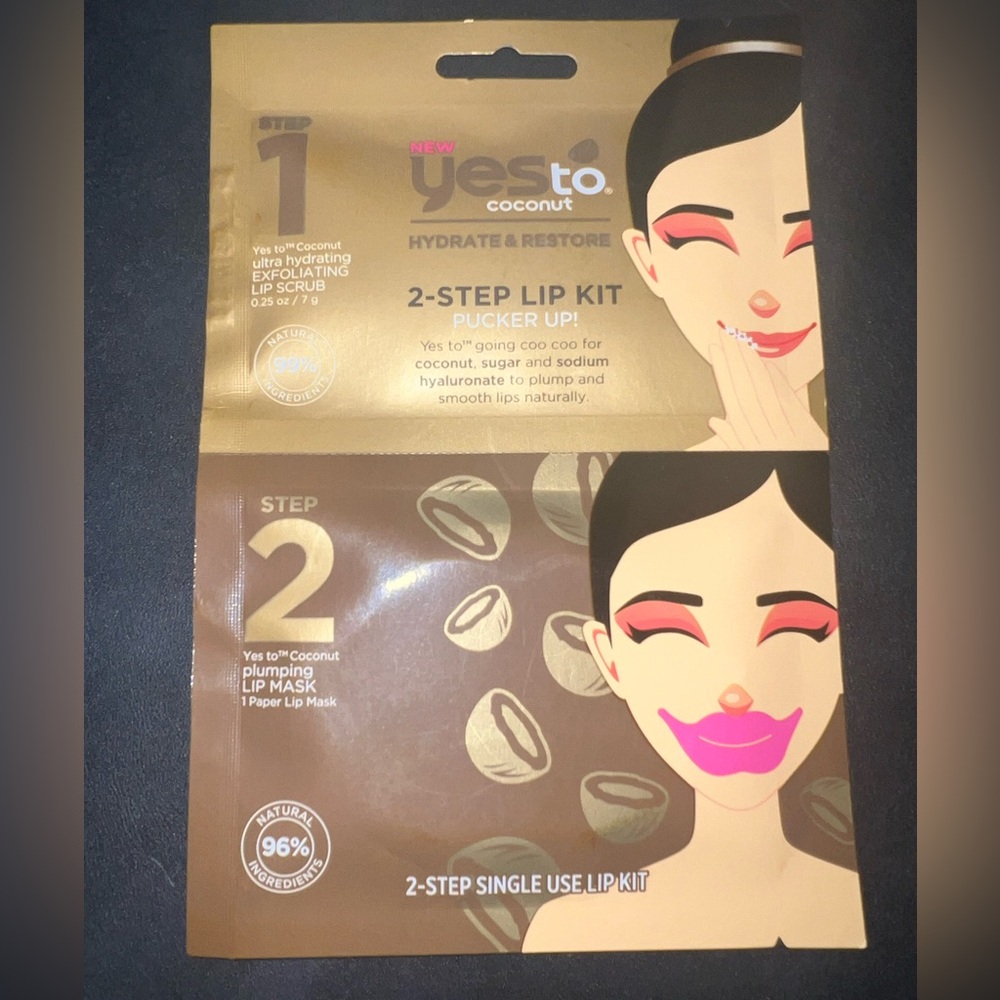 Yes To Coconut Hydrate & Restore 2-Step Lip Kit Exfoliating Lip Scrub & Lip Mask